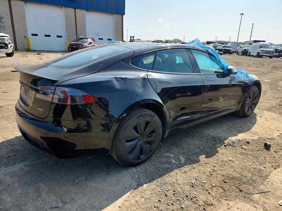 65913246 :رقم المزاد ، 5YJSA1E61MF449753 vin ، 2021 Tesla Model S مزاد بيع