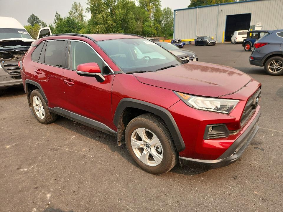 64120046 :رقم المزاد ، 2T3P1RFV0LW100800 vin ، 2020 Toyota Rav4 مزاد بيع