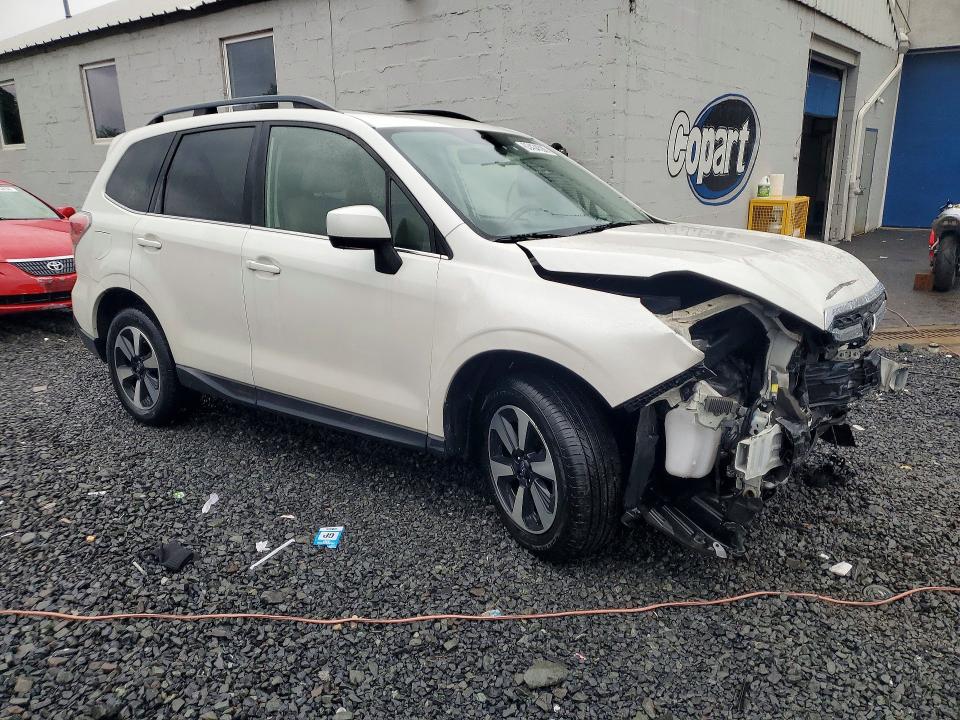 Продажа на аукционе авто 2018 Subaru Forester, vin: JF2SJAJC2JH572888, номер лота: 63434526