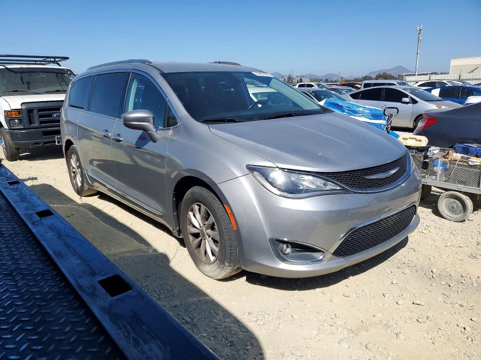 Продаж на аукціоні авто 2018 Chrysler Pacifica, vin: 2C4RC1BGXJR116280, номер лоту: 65657546