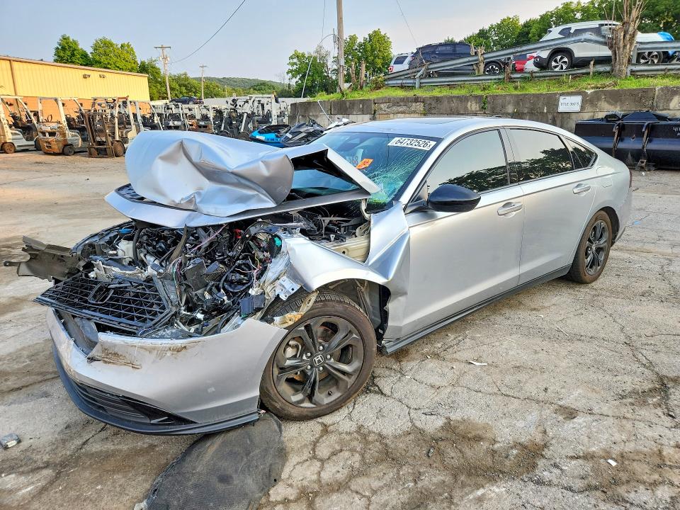 2025 Honda Accord მანქანა იყიდება აუქციონზე, vin: 1HGCY1F44SA016349, აუქციონის ნომერი: 64732526
