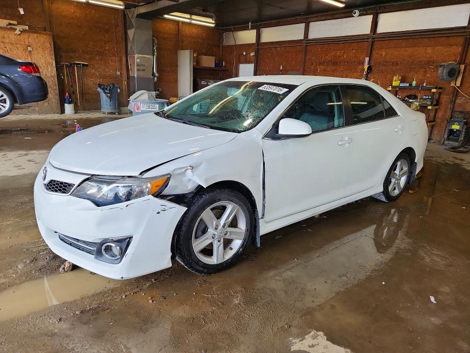 63597016 :رقم المزاد ، 4T1BF1FK8EU312018 vin ، 2014 Toyota Camry مزاد بيع