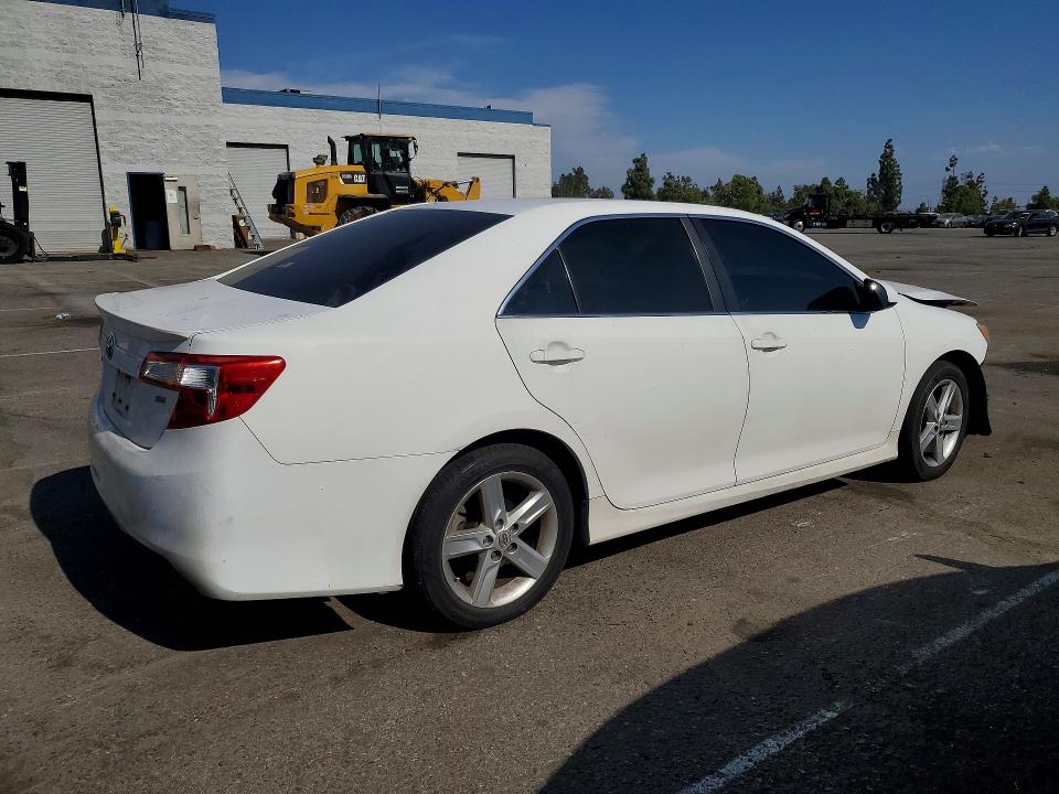 2014 Toyota Camry მანქანა იყიდება აუქციონზე, vin: 4T1BF1FK1EU777305, აუქციონის ნომერი: 64695006