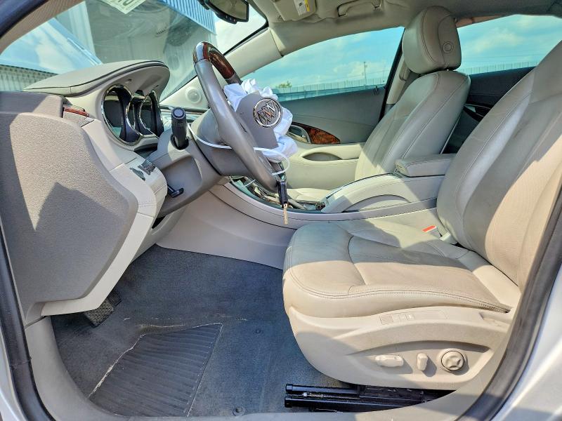 64090216 :رقم المزاد ، 1G4GE5ED9BF184570 vin ، 2011 Buick Lacrosse مزاد بيع
