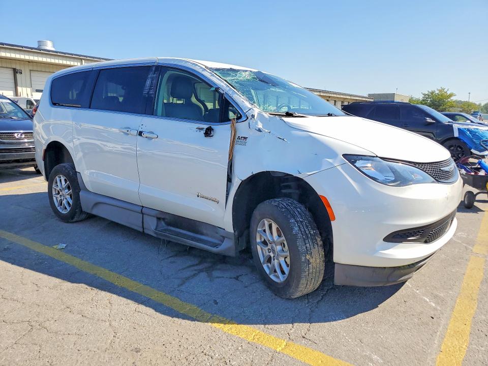 2023 Chrysler Voyager მანქანა იყიდება აუქციონზე, vin: 2C4RC1CG3PR558390, აუქციონის ნომერი: 63638786