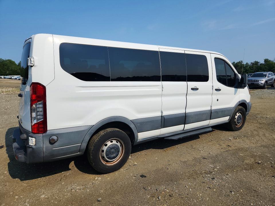 64675136 :رقم المزاد ، 1FBZX2ZM2FKB10750 vin ، 2015 Ford Transit مزاد بيع