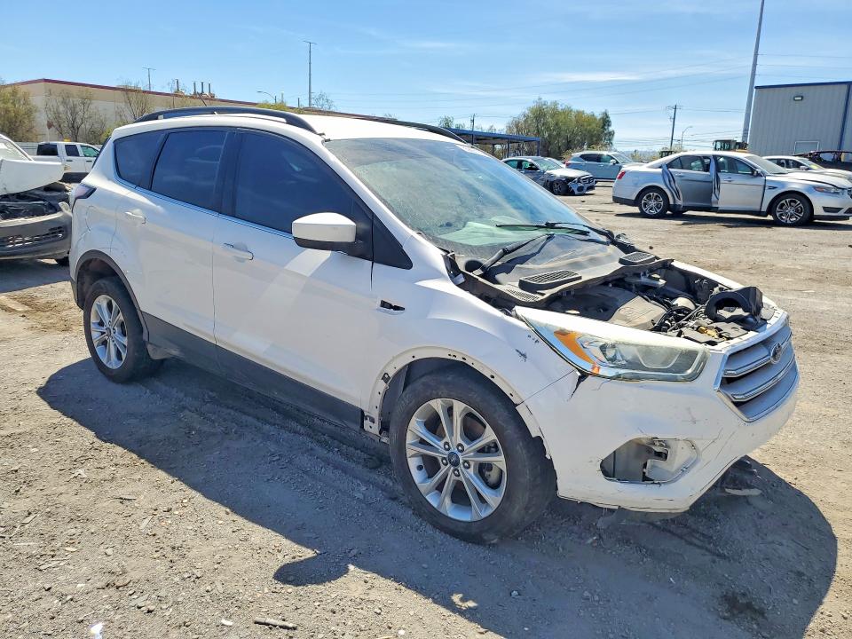 2018 Ford Escape მანქანა იყიდება აუქციონზე, vin: 1FMCU0HD0JUA64800, აუქციონის ნომერი: 65697176