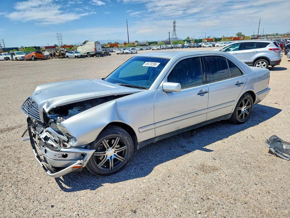 1998 Mercedes-benz E მანქანა იყიდება აუქციონზე, vin: WDBJF65F6WA668941, აუქციონის ნომერი: 66470296