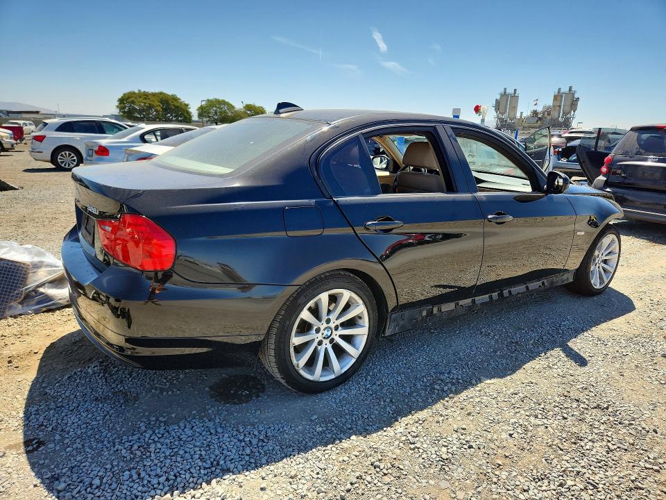 65301646 :رقم المزاد ، WBAPH5G50BNM75074 vin ، 2011 Bmw 328 مزاد بيع