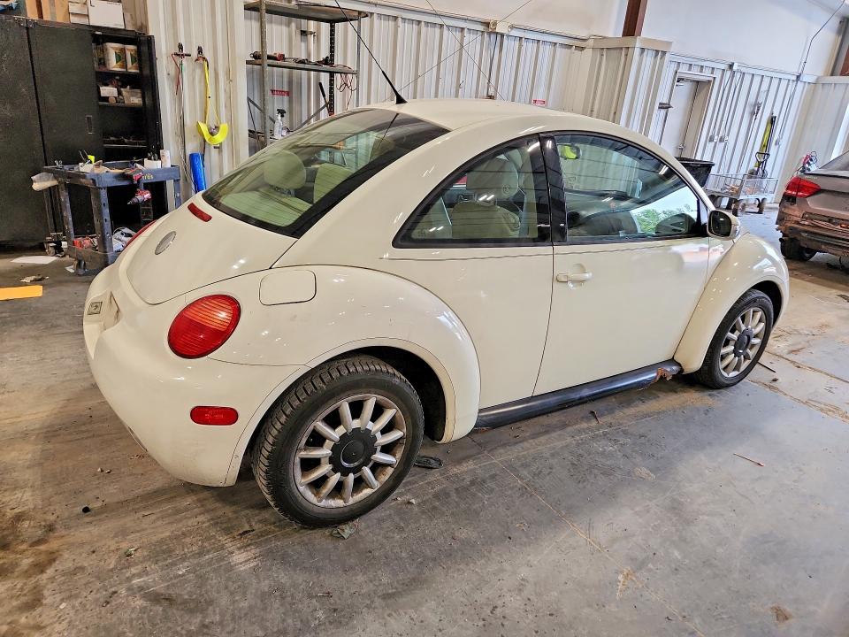 64432736 :رقم المزاد ، 3VWCK31CX5M408945 vin ، 2005 Volkswagen New Beetle مزاد بيع
