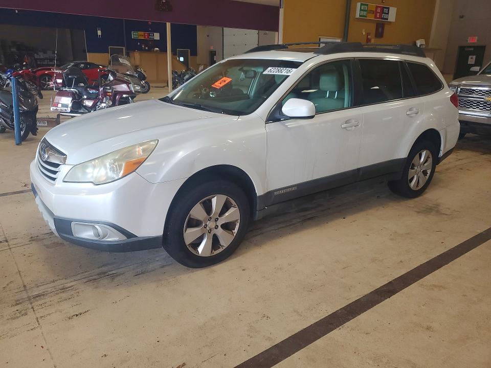 62288216 :رقم المزاد ، 4S4BRBKC6B3312323 vin ، 2011 Subaru Outback مزاد بيع