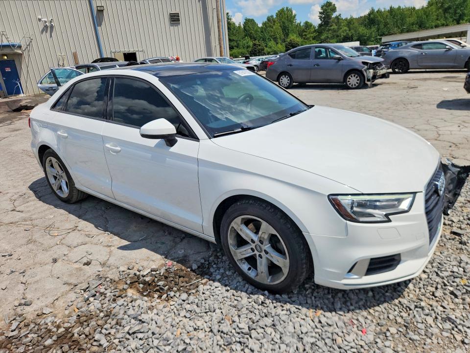 61647636 :رقم المزاد ، WAUAUGFF7J1005475 vin ، 2018 Audi A3 مزاد بيع