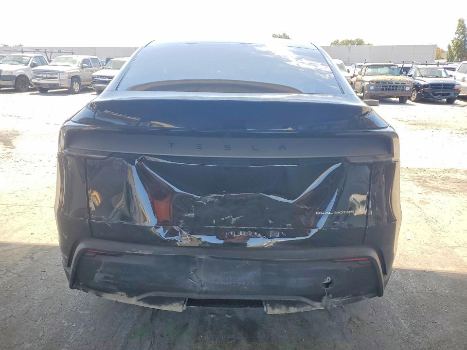 64428486 :رقم المزاد ، 7SAYGDEE3TF424064 vin ، 2026 Tesla Model Y مزاد بيع