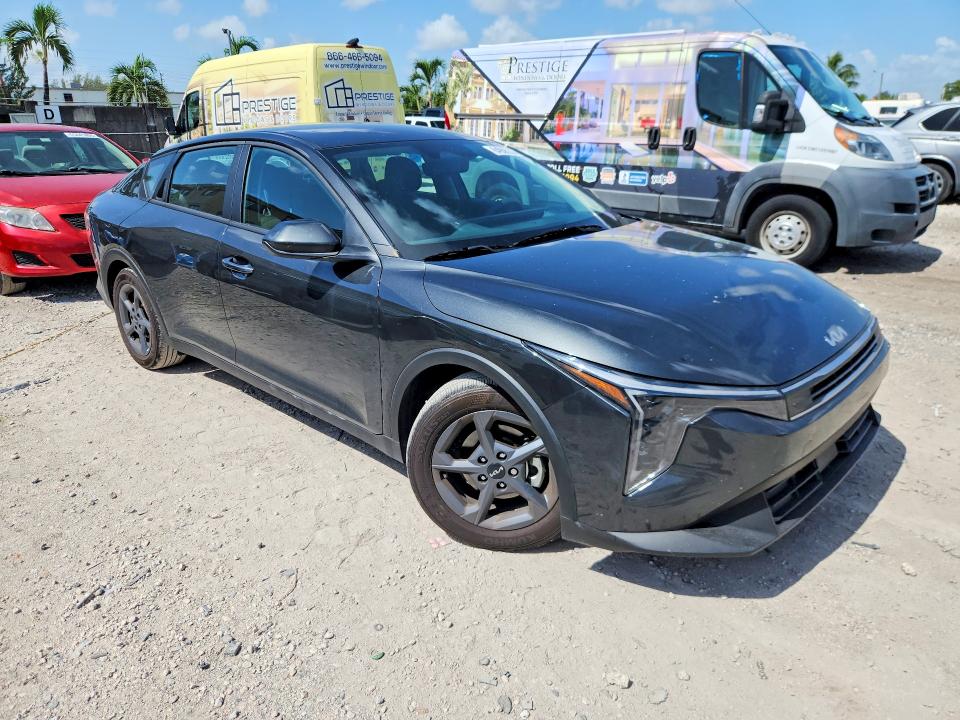 64908286 :رقم المزاد ، 3KPFT4DE2TE321905 vin ، 2026 Kia K4 مزاد بيع