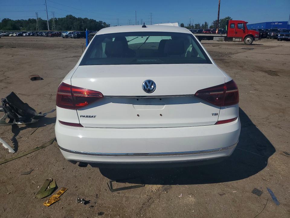 2017 Volkswagen Passat მანქანა იყიდება აუქციონზე, vin: 1VWAT7A36HC007927, აუქციონის ნომერი: 63169036