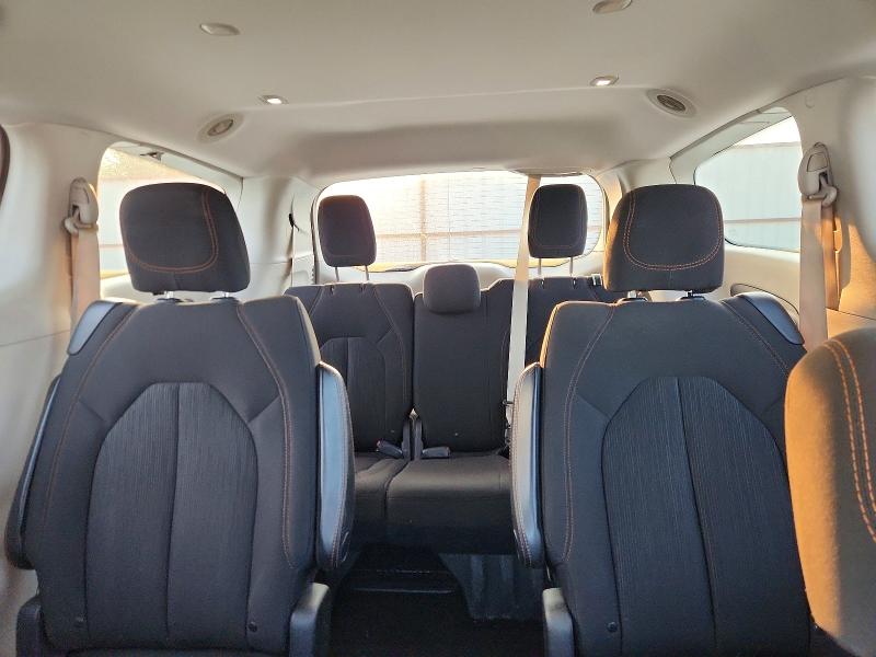 63801726 :رقم المزاد ، 2C4RC1DG5HR541347 vin ، 2017 Chrysler Pacifica مزاد بيع