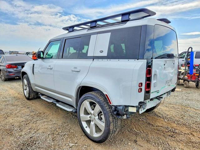65834756 :رقم المزاد ، SALEPEEU8P2151069 vin ، 2023 Land Rover Defender مزاد بيع