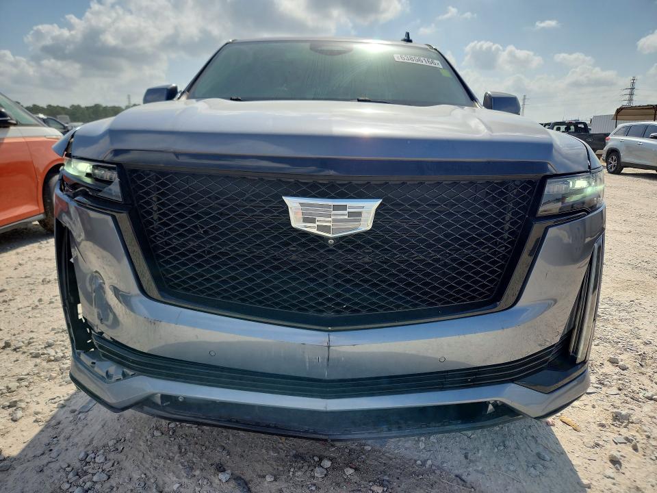2022 Cadillac Escalade მანქანა იყიდება აუქციონზე, vin: 1GYS3RKL1NR135111, აუქციონის ნომერი: 63856166