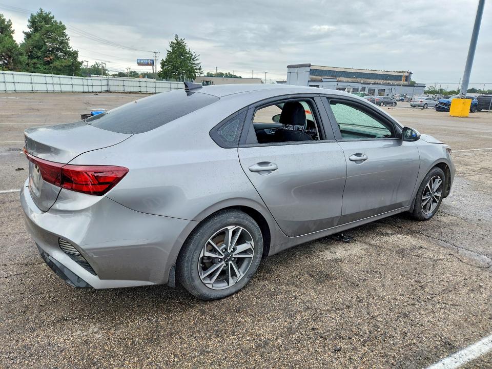 64975056 :رقم المزاد ، 3KPF24AD5NE462016 vin ، 2022 Kia Forte مزاد بيع