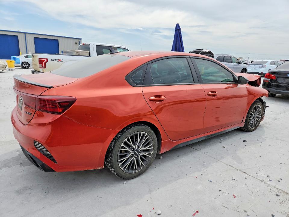 2022 Kia Forte მანქანა იყიდება აუქციონზე, vin: 3KPF54AD6NE496182, აუქციონის ნომერი: 64515126