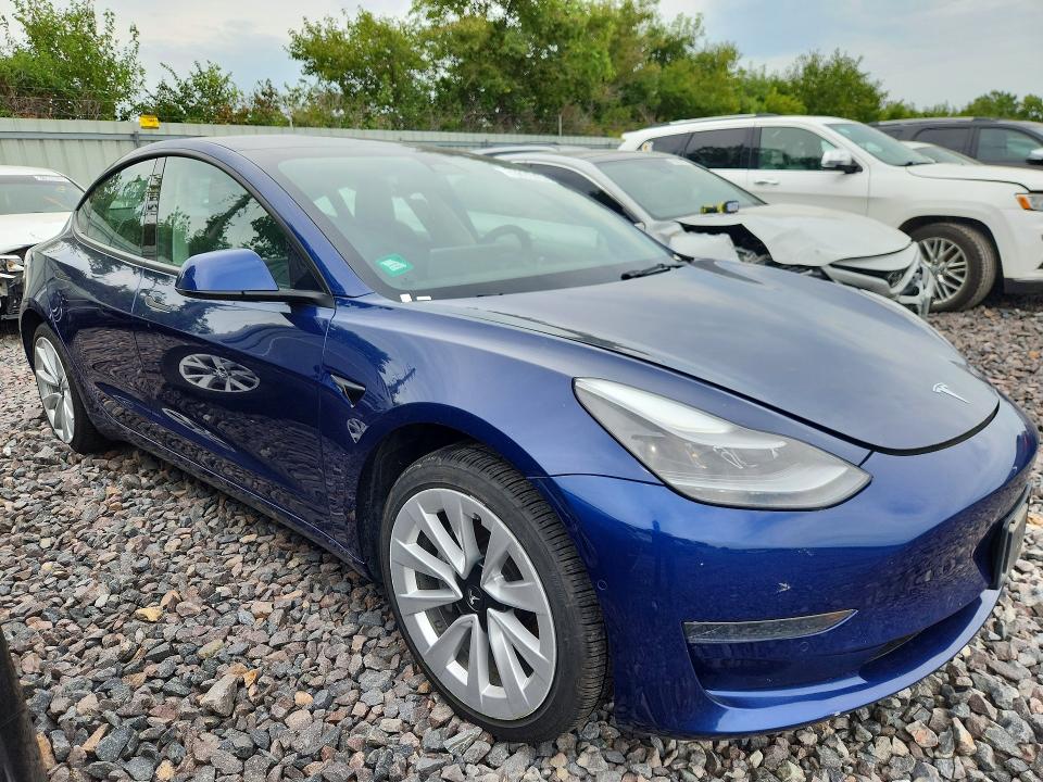 65364346 :رقم المزاد ، 5YJ3E1EA1NF371361 vin ، 2022 Tesla Model 3 مزاد بيع