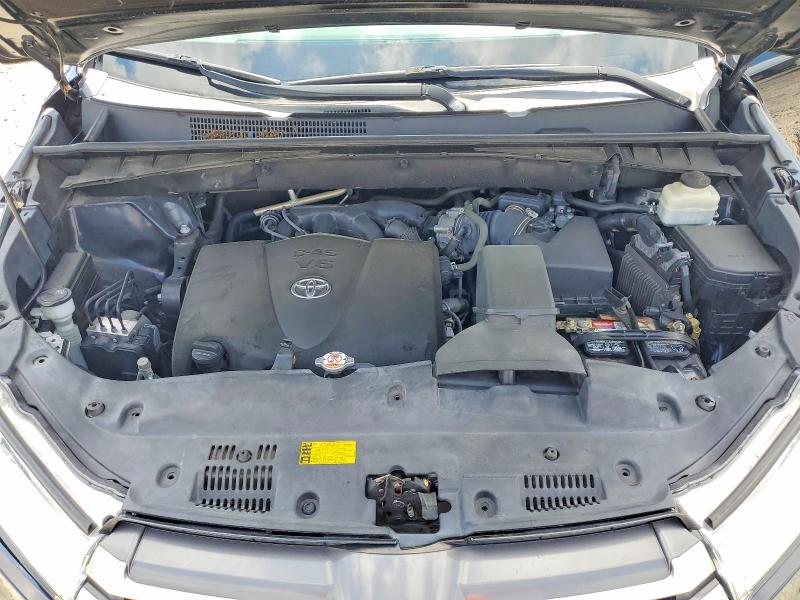 2018 Toyota Highlander მანქანა იყიდება აუქციონზე, vin: 5TDJZRFH7JS531609, აუქციონის ნომერი: 63852386