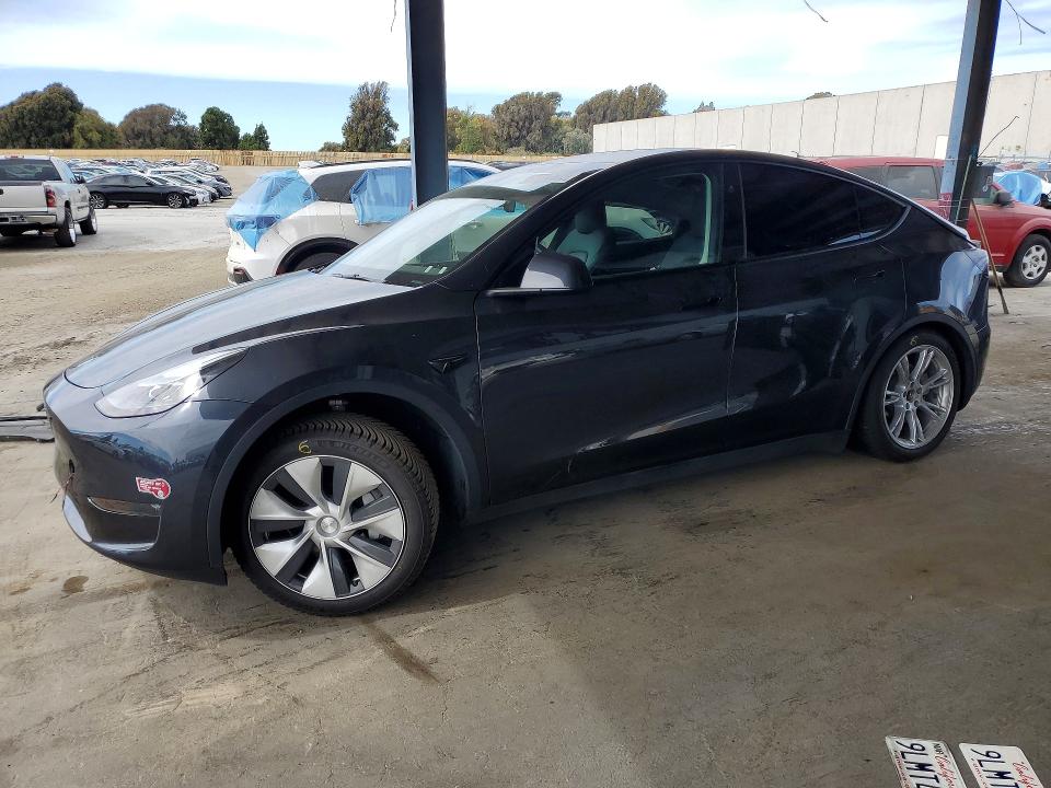 65392906 :رقم المزاد ، 7SAYGDEE2RF014123 vin ، 2024 Tesla Model Y مزاد بيع