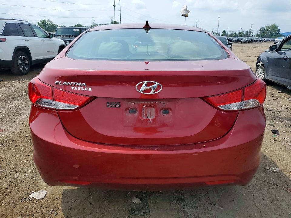 2013 Hyundai Elantra მანქანა იყიდება აუქციონზე, vin: 5NPDH4AE3DH174827, აუქციონის ნომერი: 64898726