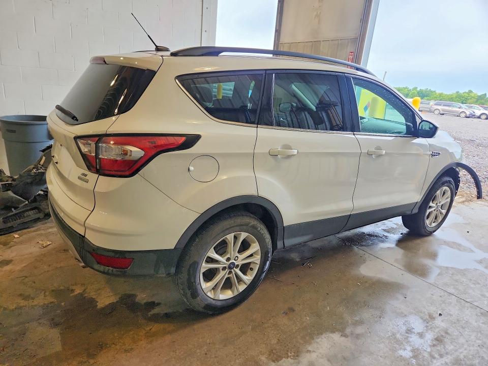 2018 Ford Escape მანქანა იყიდება აუქციონზე, vin: 1FMCU0GD4JUA58709, აუქციონის ნომერი: 65482176