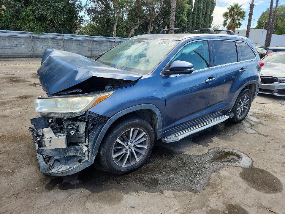 2017 Toyota Highlander მანქანა იყიდება აუქციონზე, vin: 5TDKZRFH9HS510677, აუქციონის ნომერი: 63473356