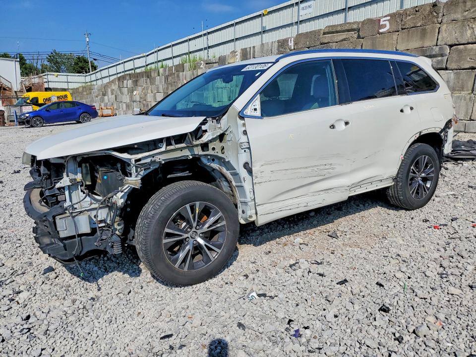 2016 Toyota Highlander მანქანა იყიდება აუქციონზე, vin: 5TDJKRFH4GS317772, აუქციონის ნომერი: 63130106