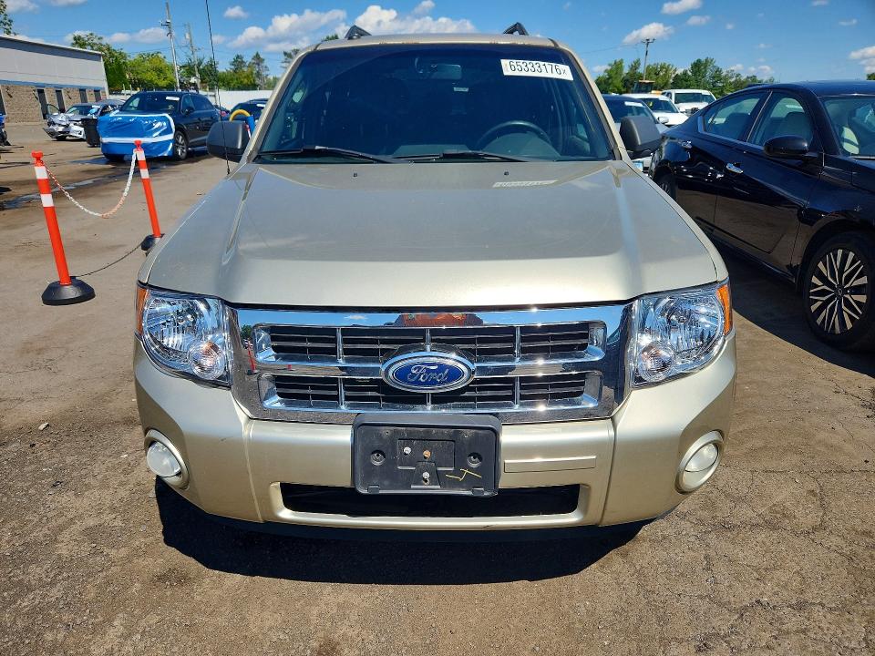 65333176 :رقم المزاد ، 1FMCU0D70AKB28359 vin ، 2010 Ford Escape مزاد بيع
