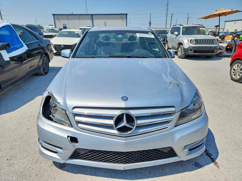 Продажа на аукционе авто 2013 Mercedes-benz C, vin: WDDGF8AB4DR251896, номер лота: 63553786