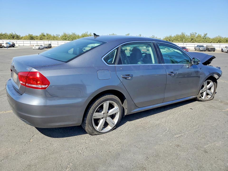 2015 Volkswagen Passat მანქანა იყიდება აუქციონზე, vin: 1VWAT7A30FC117210, აუქციონის ნომერი: 65347106