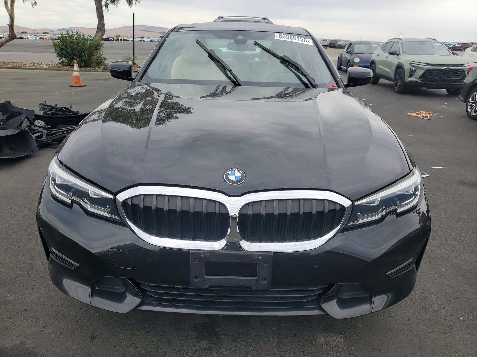 66986156 :رقم المزاد ، 3MW5R1J03M8C09550 vin ، 2021 Bmw 330i مزاد بيع