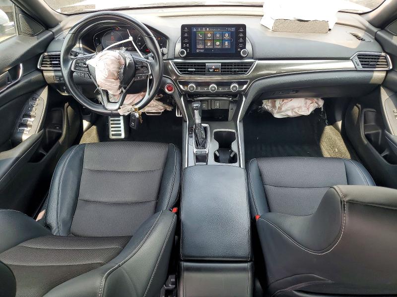 64740606 :رقم المزاد ، 1HGCV1F39JA124075 vin ، 2018 Honda Accord مزاد بيع