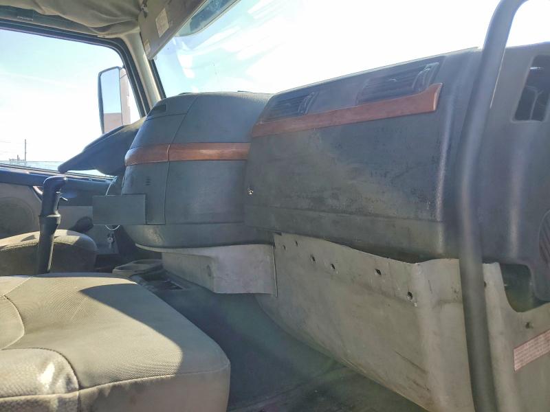Продажа на аукционе авто 2004 Volvo Vhd, vin: 4V5KC9GF54N352496, номер лота: 65636976