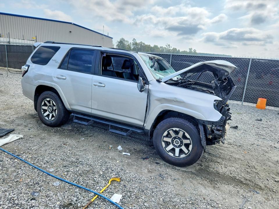 2021 Toyota 4runner მანქანა იყიდება აუქციონზე, vin: JTERU5JR0M5861950, აუქციონის ნომერი: 66016636