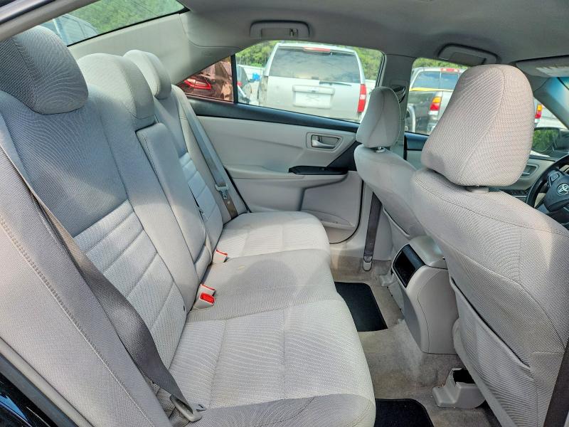 63826366 :رقم المزاد ، 4T1BF1FK9HU373723 vin ، 2017 Toyota Camry مزاد بيع