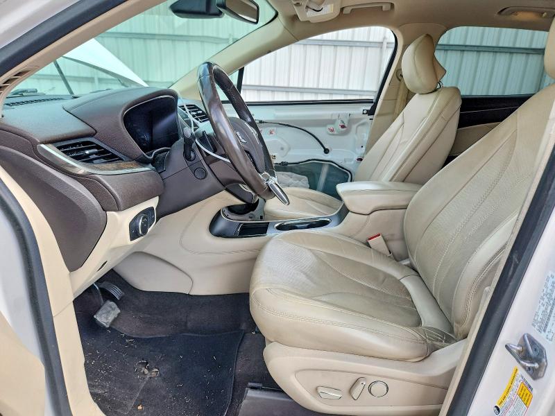 Продажа на аукционе авто 2017 Lincoln Mkc, vin: 5LMCJ3C93HUL01977, номер лота: 66333776