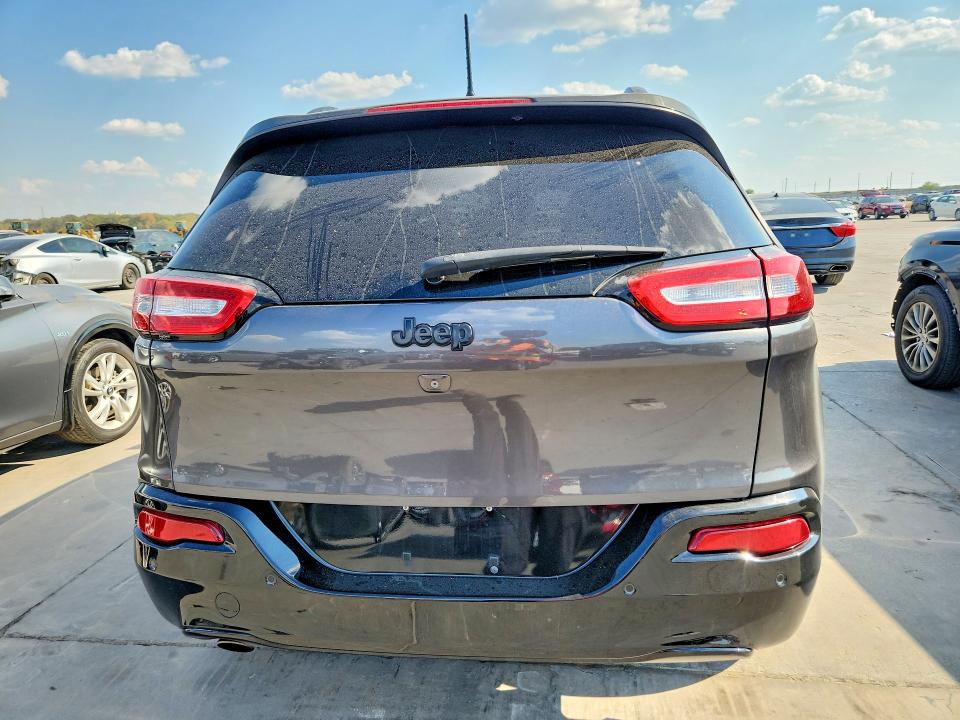 67134946 :رقم المزاد ، 1C4PJLCB8JD605209 vin ، 2018 Jeep Cherokee مزاد بيع