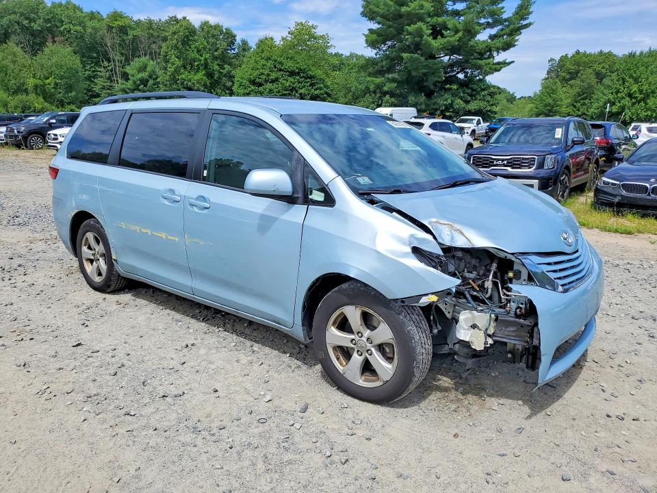 64058096 :رقم المزاد ، 5TDKK3DC3FS536889 vin ، 2015 Toyota Sienna مزاد بيع