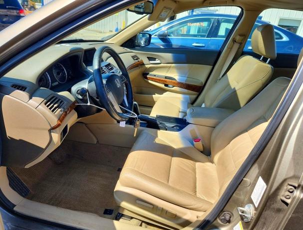 65584836 :رقم المزاد ، 1HGCP3F87AA012201 vin ، 2010 Honda Accord مزاد بيع