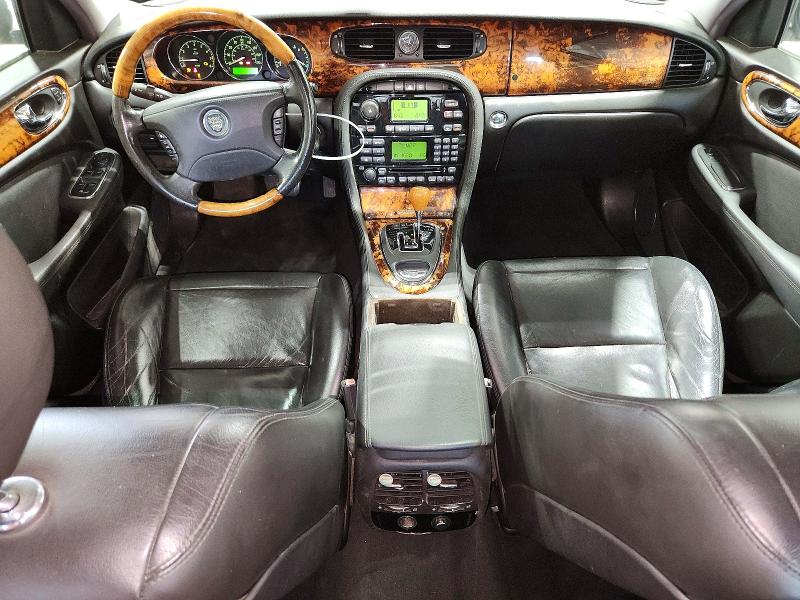 2004 Jaguar Xj8 მანქანა იყიდება აუქციონზე, vin: SAJEA71C44SG01639, აუქციონის ნომერი: 64258926