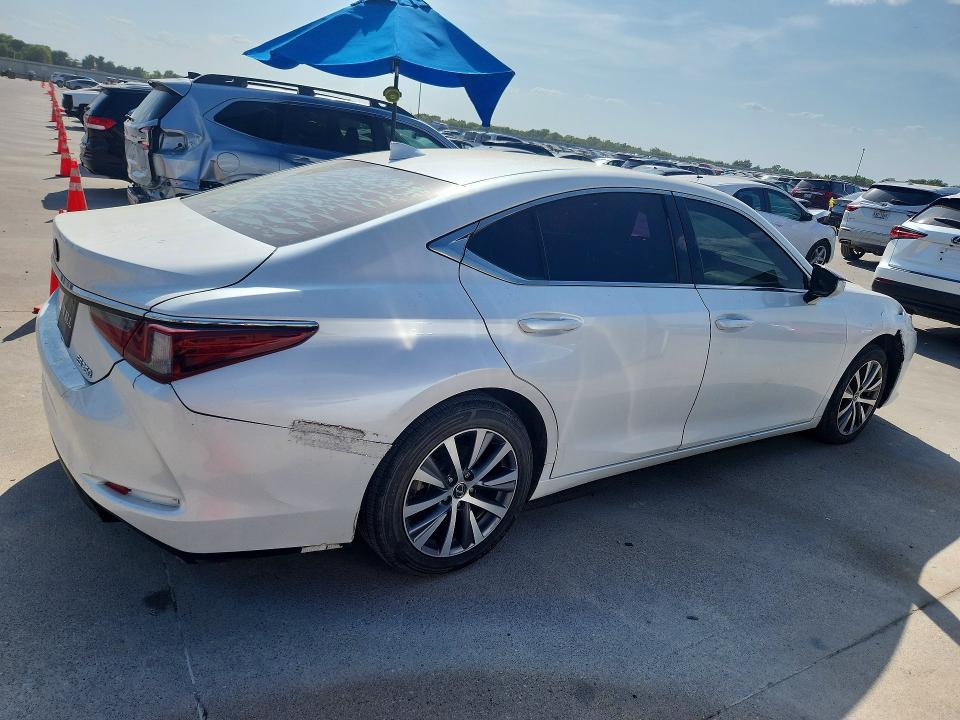 63200866 :رقم المزاد ، 58ABZ1B11KU047645 vin ، 2019 Lexus Es مزاد بيع