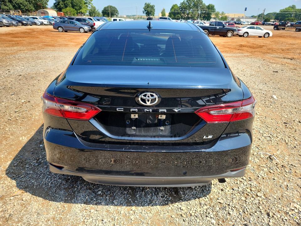 64447466 :رقم المزاد ، 4T1C11AK1NU691678 vin ، 2022 Toyota Camry مزاد بيع