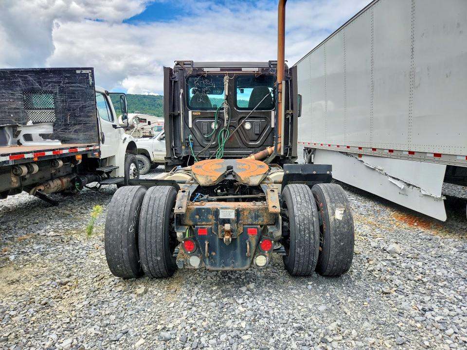 Auction sale of the 2017 Freightliner Cascadia 113, vin: 1FUBGBDVXHLHH2528, lot number: 66353716