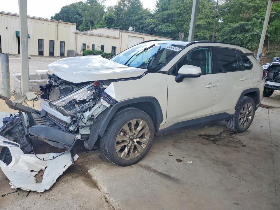64694196 :رقم المزاد ، 2T3C1RFV7MW144406 vin ، 2021 Toyota Rav4 مزاد بيع