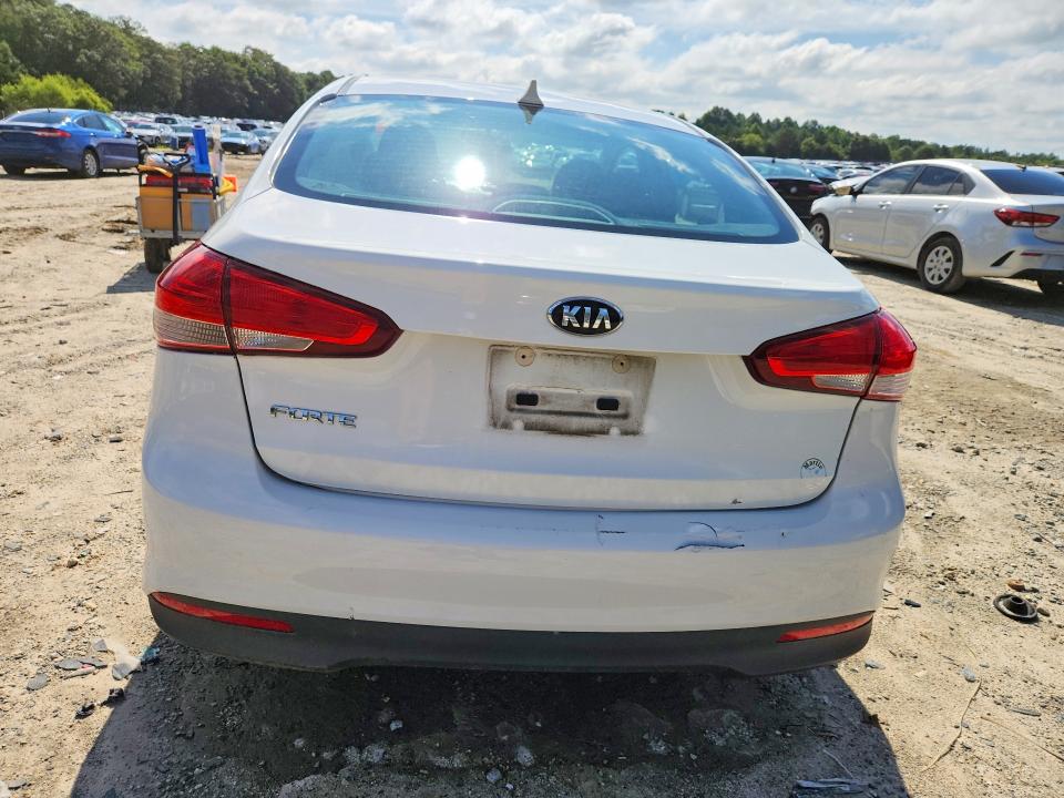 2017 Kia Forte მანქანა იყიდება აუქციონზე, vin: 3KPFK4A77HE064613, აუქციონის ნომერი: 65844346