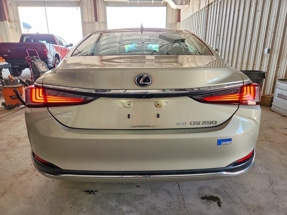 63649366 :رقم المزاد ، 58AD11D18MU006297 vin ، 2021 Lexus Es 250 مزاد بيع